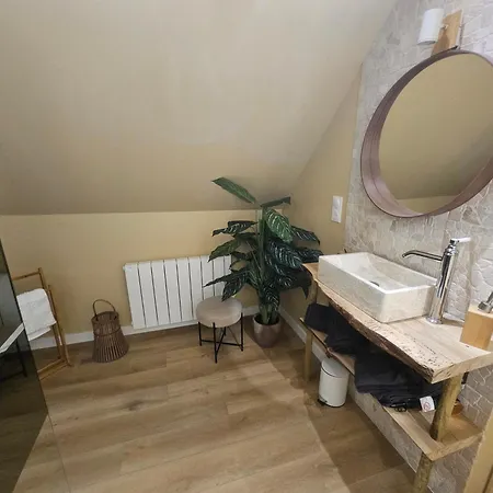 Le Chalet, Escapade & Jacuzzi Prive Proche Lille 아파트