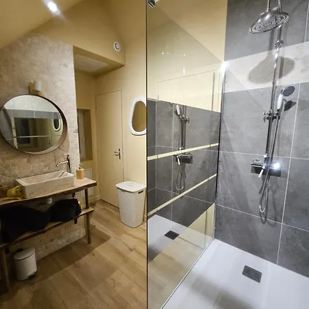 Le Chalet, Escapade & Jacuzzi Prive Proche Lille 아파트 Bassee