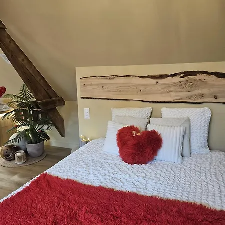 Le Chalet, Escapade & Jacuzzi Prive Proche Lille Bassee