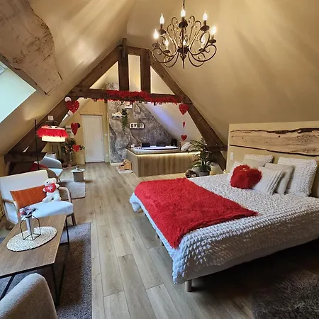 Le Chalet, Escapade & Jacuzzi Prive Proche Lille *