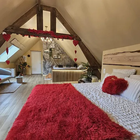 Le Chalet, Escapade & Jacuzzi Prive Proche Lille Bassee