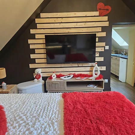 Le Chalet, Escapade & Jacuzzi Prive Proche Lille 아파트 Bassee