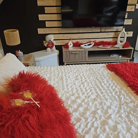 Le Chalet, Escapade & Jacuzzi Prive Proche Lille * Bassee