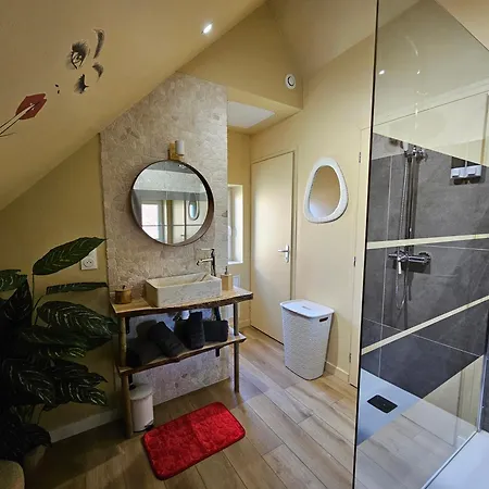 Le Chalet, Escapade & Jacuzzi Prive Proche Lille Apartamento Bassee