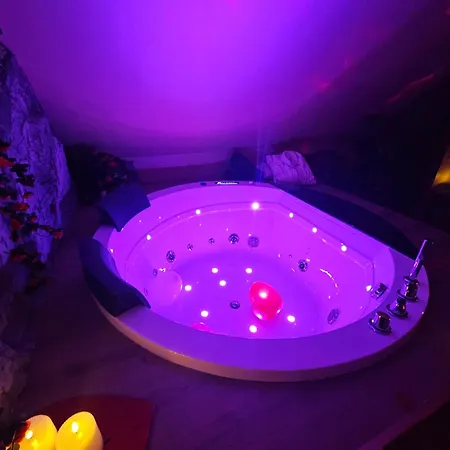 Le Chalet, Escapade & Jacuzzi Prive Proche Lille